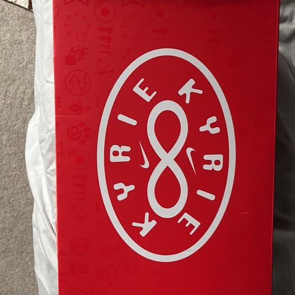 Great shoe comfortable great material like new 2022 Kyrie Infinity EP 'Floral - Picture 5 of 7